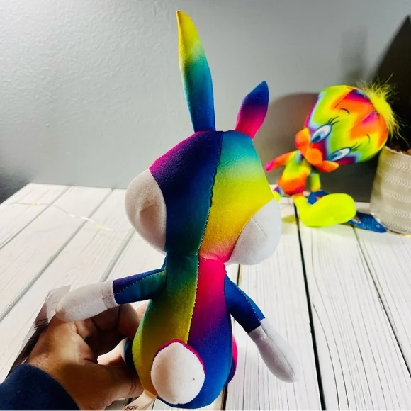 The Toy Factory Looney Tunes Bugs & Tweety Tie Die Plush - Picture 5 of 9